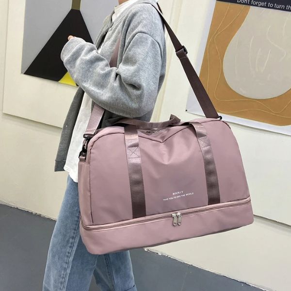 sac de voyage femme - sac de voyage - sac de voyage bandoulière - sac de voyage femme bandoulière - sac de voyage avec compartiment chaussures - sac bandoulière - sac de voyage cabine - sac de voyage avion - sac bagages à main - VoyagerZen -