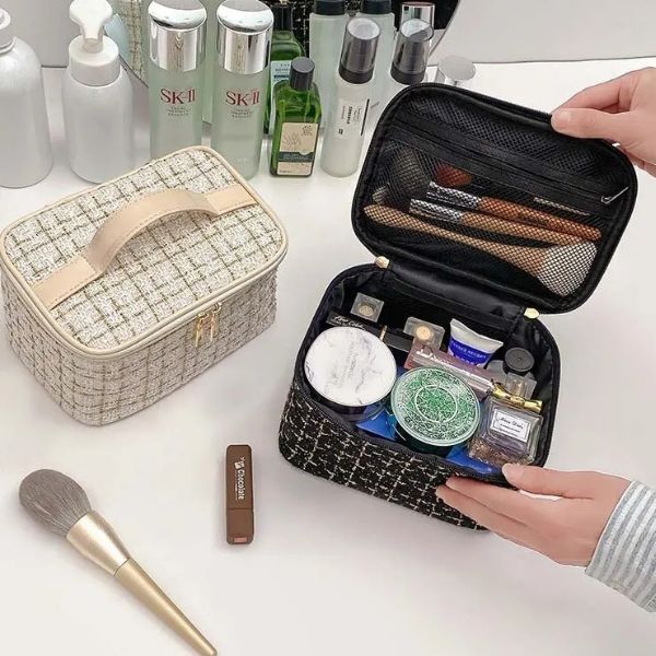 trousse de toilette - trousse de toilette de voyage - trousse de toilette voyage - trousse de toilette femme - tousse de toilette avion - tousse de toilette cabine - trousse de toilette imperméable - trousse de toilette pvc - trousse de toilette en coton - Vanity trousse de toilette femme - Vanity -