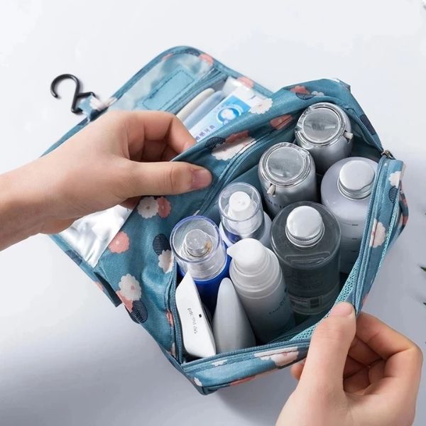 trousse de toilette - trousse de toilette de voyage - trousse de toilette voyage - trousse de toilette femme - trousse de toilette homme - tousse de toilette avion - tousse de toilette cabine - trousse de toilette imperméable - trousse de toilette suspendu - trousse de toilette à suspendre - tousse de toilette pliable -