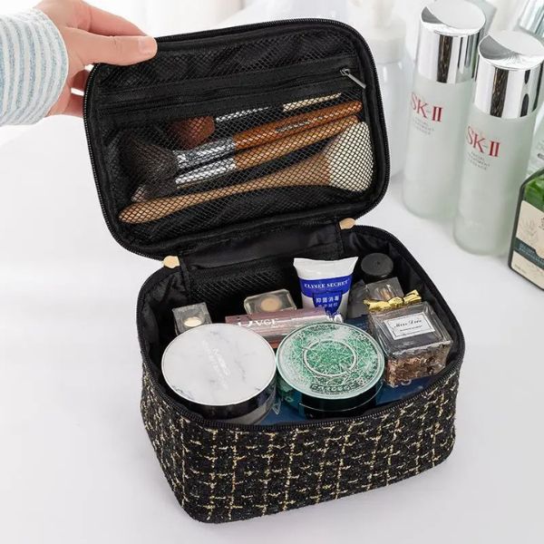 trousse de toilette - trousse de toilette de voyage - trousse de toilette voyage - trousse de toilette femme - tousse de toilette avion - tousse de toilette cabine - trousse de toilette imperméable - trousse de toilette pvc - trousse de toilette en coton - Vanity trousse de toilette femme - Vanity -