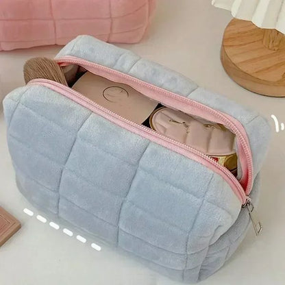 trousse de toilette - trousse de toilette de voyage - trousse de toilette voyage - trousse de toilette femme - trousse de toilette homme - tousse de toilette avion - tousse de toilette cabine - trousse de toilette imperméable - trousse de toilette coton - trousse de maquillage - trousse maquillage de voyage - trousse de maquillage coton -