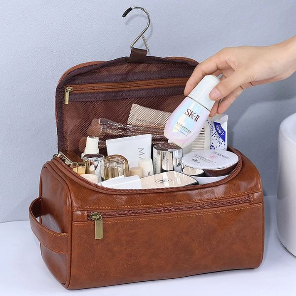 trousse de toilette - trousse de toilette de voyage - trousse de toilette voyage - trousse de toilette femme - trousse de toilette homme - tousse de toilette avion - tousse de toilette cabine - trousse de toilette imperméable - trousse de toilette coton - trousse de maquillage cuir PU - trousse maquillage de voyage - trousse de maquillage PVC - trousse kit de rasage - VoyagerZen - trousse de toilette en cuir PU -