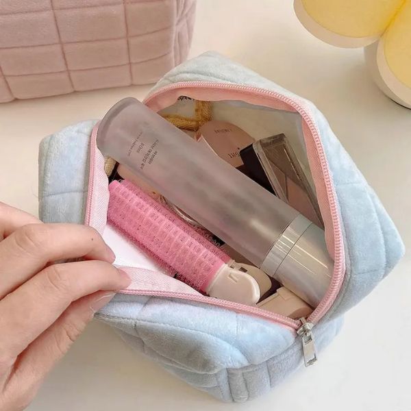 trousse de toilette - trousse de toilette de voyage - trousse de toilette voyage - trousse de toilette femme - trousse de toilette homme - tousse de toilette avion - tousse de toilette cabine - trousse de toilette imperméable - trousse de toilette coton - trousse de maquillage - trousse maquillage de voyage - trousse de maquillage coton -