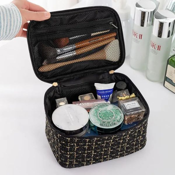 trousse de toilette - trousse de toilette de voyage - trousse de toilette voyage - trousse de toilette femme  - tousse de toilette avion - tousse de toilette cabine - trousse de toilette imperméable - trousse de toilette pvc - trousse de toilette en coton - Vanity trousse de toilette femme - Vanity -